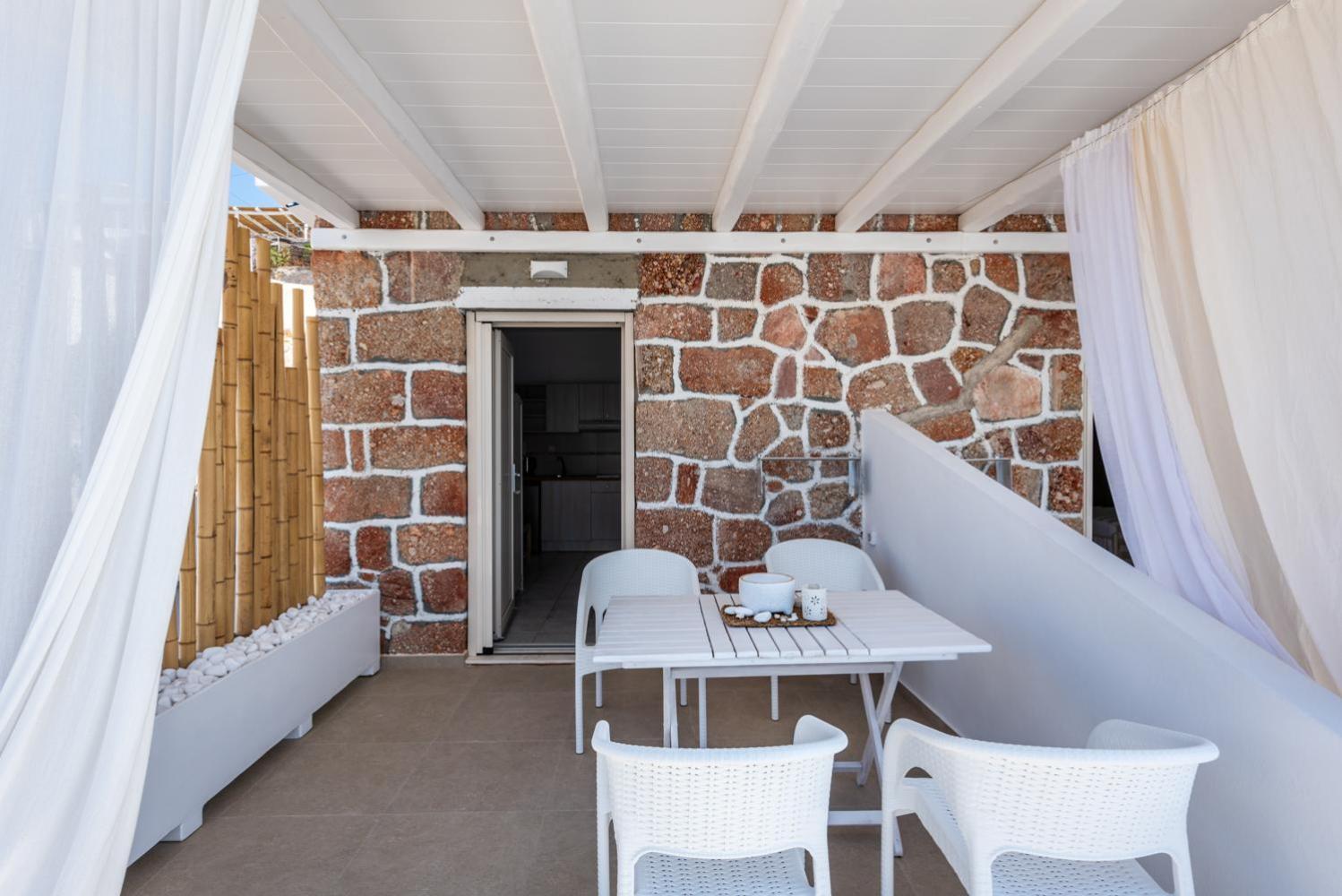 Anemi Suites Adamantas  Zimmer foto