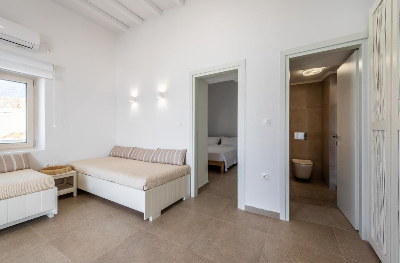 Anemi Suites Adamantas  Zimmer foto